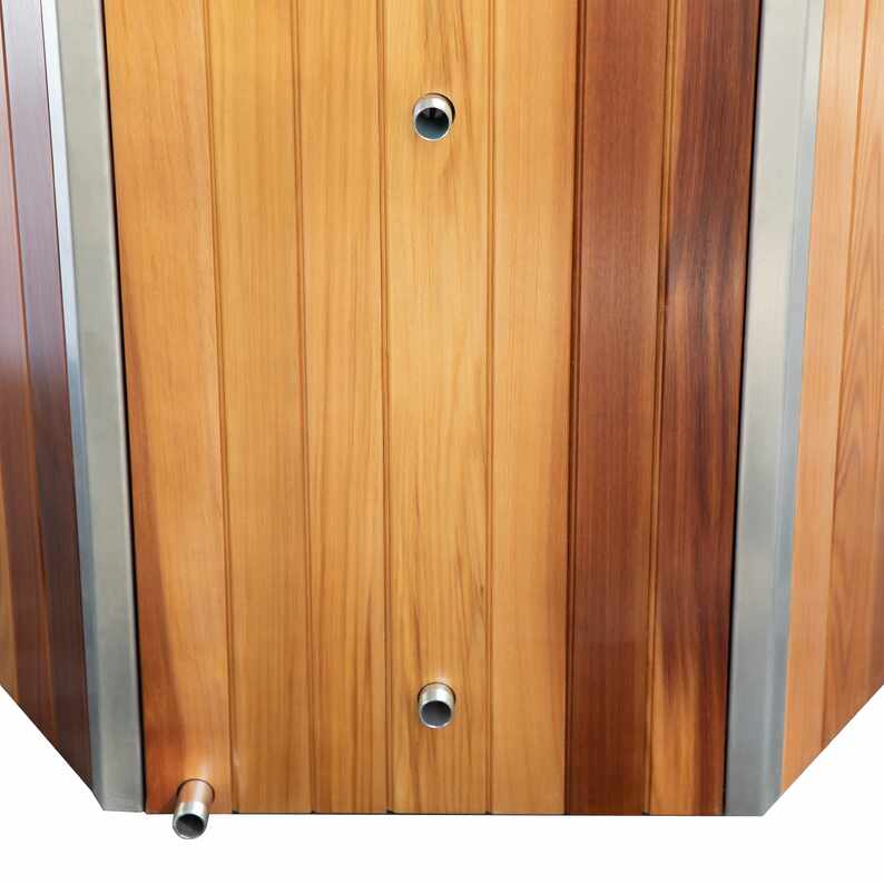 Cedar Cold Plunge Tub ມີຂັ້ນຕອນການເຂົ້າເຖິງ