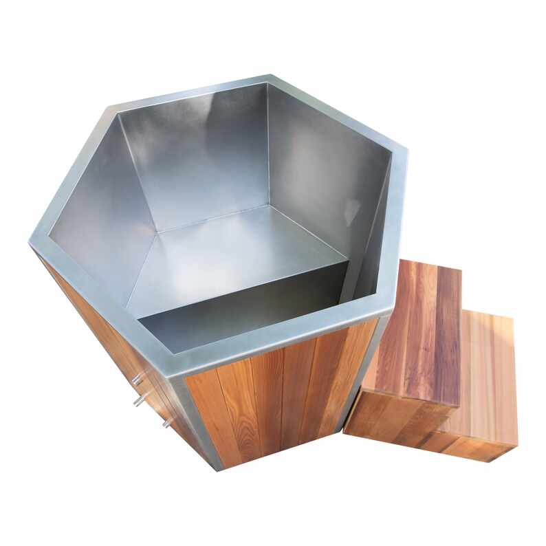 Cedar Cold Plunge Tub ມີຂັ້ນຕອນການເຂົ້າເຖິງ